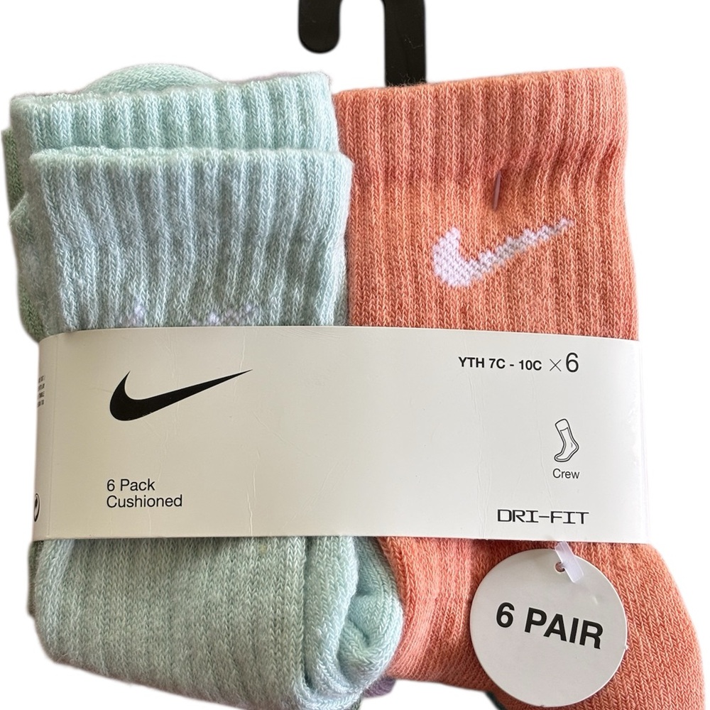 Nike Athletic Crew Cushioned Comfort Socks